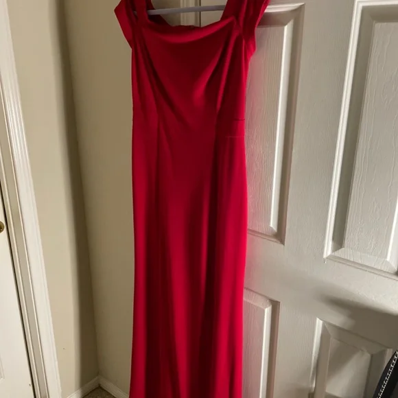 Lady In Red - Picture 2 of 3